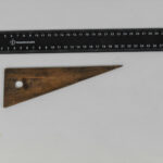 Outil équerre en bois N°49