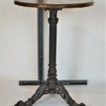 Table. Guéridon N°04