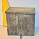 Caisse avec robinet