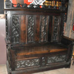 Banc coffre église