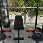 Banc de musculation avec barre