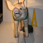 Cochon de manège en bois