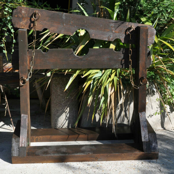 Pilori, instrument de torture Moyen Âge